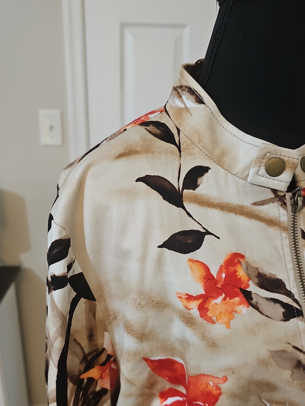 Jacket - Picture 4 of 16